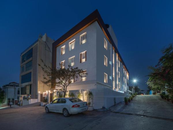 Skyla Serviced Apartments & Suites Jubilee Hills : photo 7 de la chambre chambre lits jumeaux deluxe