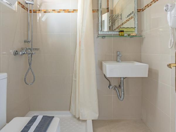 Attalos Hotel : photo 3 de la chambre chambre double ou lits jumeaux avec balcon