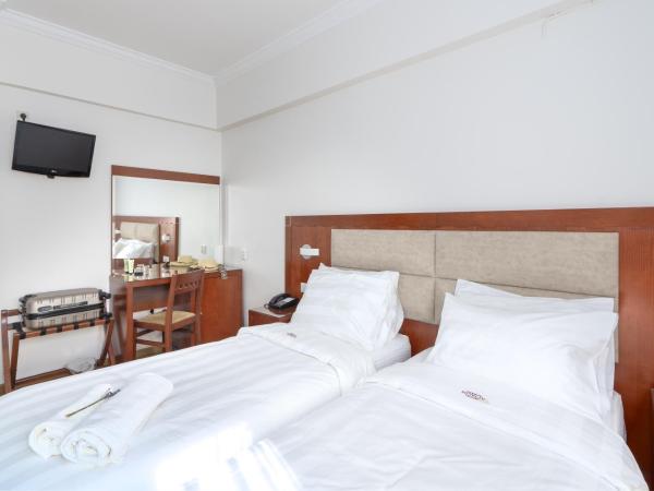 Attalos Hotel : photo 3 de la chambre chambre double ou lits jumeaux