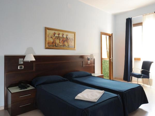 Panorama Hotel : photo 4 de la chambre chambre double ou lits jumeaux supérieure
