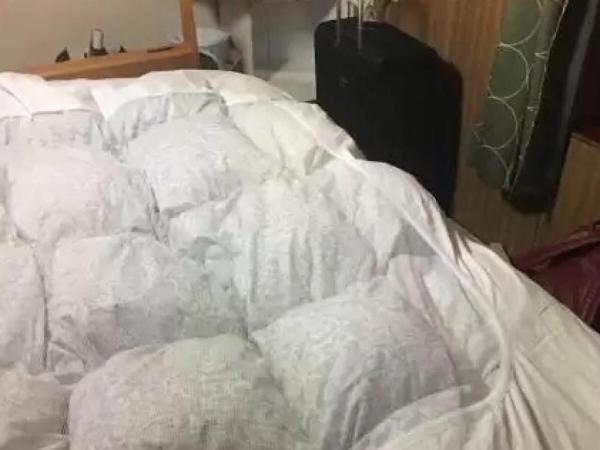 Guesthouse Angoso : photo 4 de la chambre chambre simple avec toilettes et douche communes