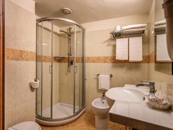 Hotel Croce Di Malta : photo 8 de la chambre chambre double