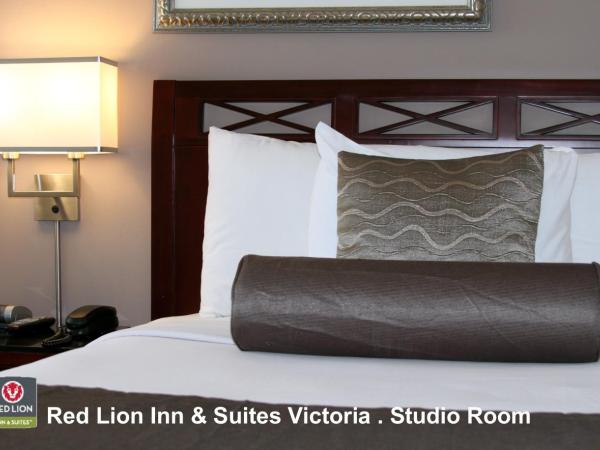 Red Lion Inn and Suites Victoria : photo 1 de la chambre studio