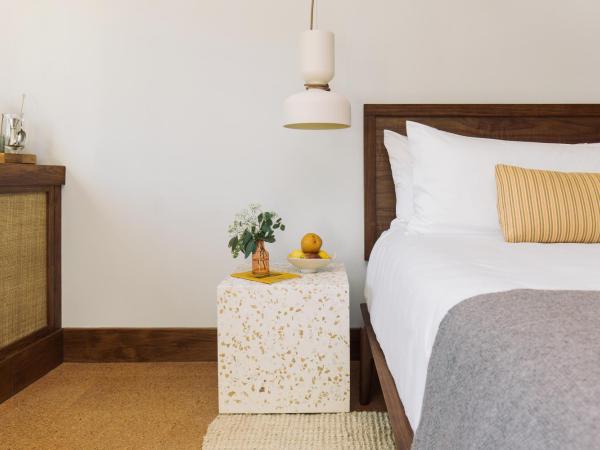 Silver Lake Pool & Inn : photo 2 de la chambre chambre avec 2 grands lits queen-size