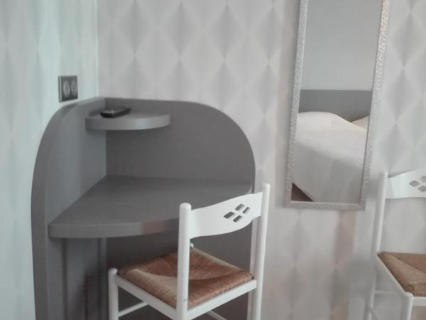 Beaune Hôtel : photo 6 de la chambre chambre lits jumeaux