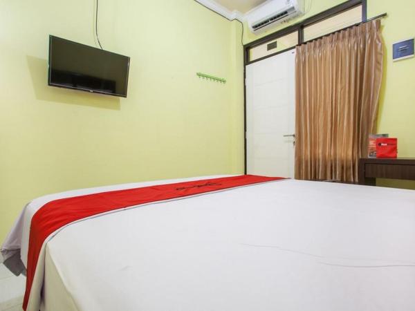 RedDoorz near Petra University 2 : photo 5 de la chambre chambre double