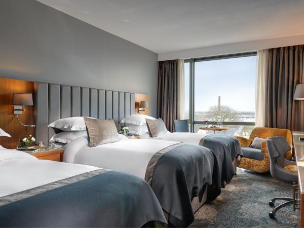 Limerick Strand Hotel : photo 1 de la chambre chambre triple supérieure avec 3 lits simples 