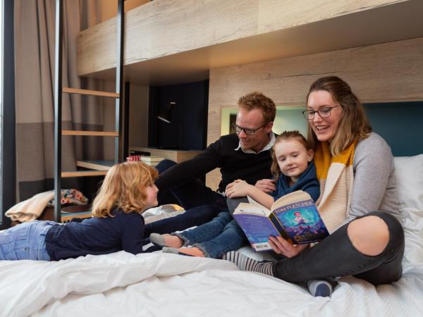 Schulz Hotel Berlin Wall at the East Side Gallery : photo 6 de la chambre chambre familiale standard