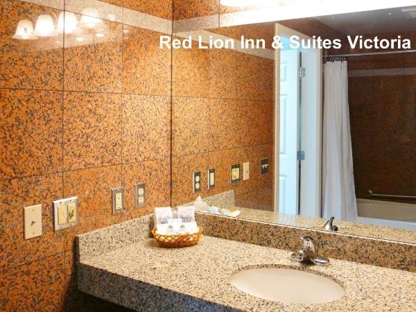 Red Lion Inn and Suites Victoria : photo 4 de la chambre suite 1 chambre