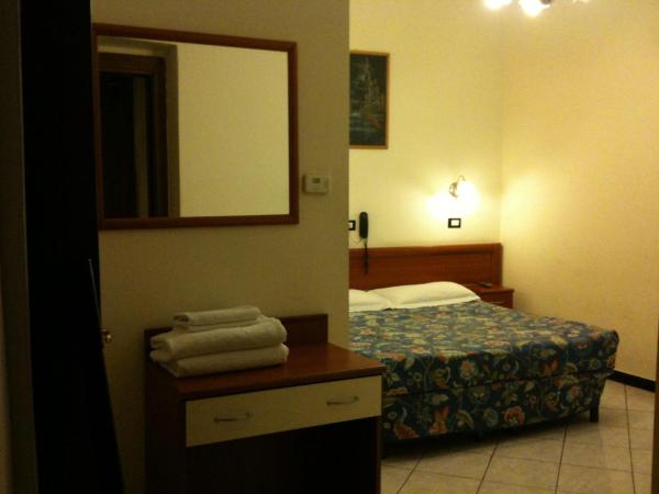 Hotel Le Tre Stazioni : photo 6 de la chambre chambre simple