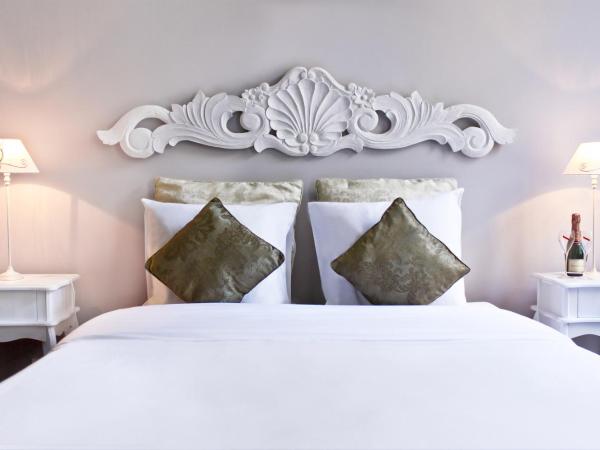 B&B X2Brussels : photo 1 de la chambre chambre double avec baignoire