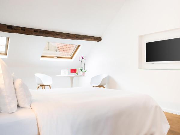 B&B X2Brussels : photo 2 de la chambre chambre double avec douche