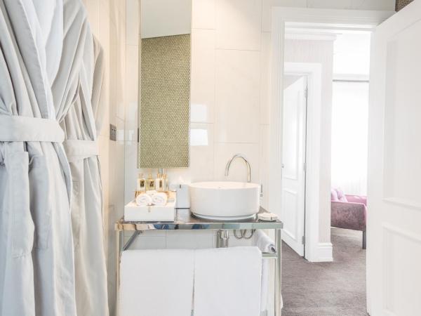 Fable Auckland, MGallery : photo 3 de la chambre the windsor two bedroom suite with two king beds - high  floor