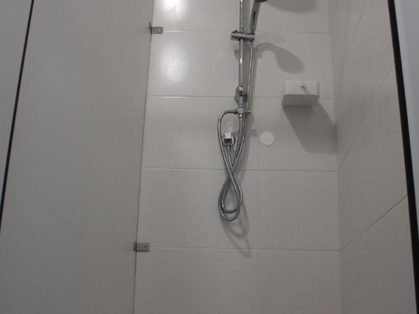 UAU Hostel : photo 2 de la chambre lit simple dans dortoir mixte de 12 lits