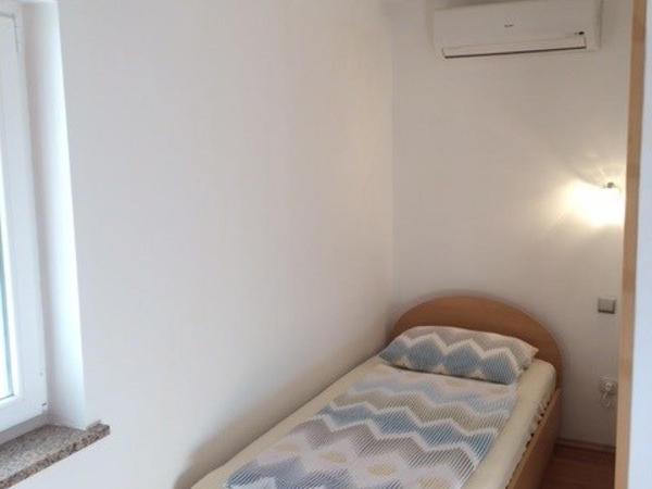 Apartmani Dekovic Materada : photo 6 de la chambre bungalow - vue sur jardin