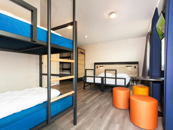 a&o Köln Neumarkt : photo 2 de la chambre chambre 6 lits