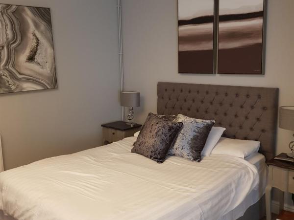 The Dog Inn : photo 2 de la chambre chambre lit king-size