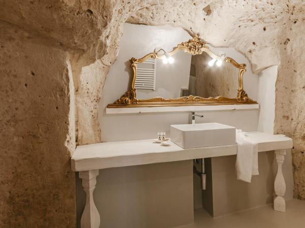 Cenobio Hotel & SPA Matera : photo 10 de la chambre suite avec jacuzzi