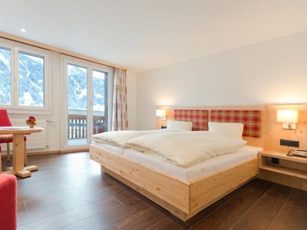 Hotel Caprice - Grindelwald : photo 1 de la chambre chambre double supérieure - vue sur l'eiger