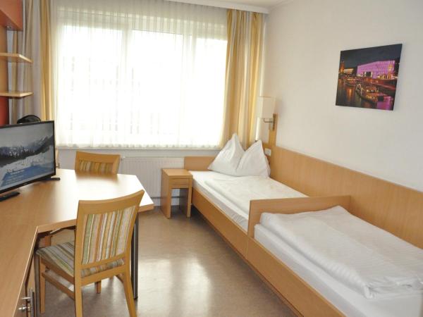 Kolpinghaus Linz : photo 7 de la chambre chambre lits jumeaux Économique
