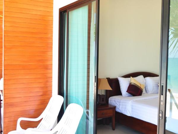 Lanta Seafront Resort : photo 2 de la chambre chambre double deluxe - vue sur mer