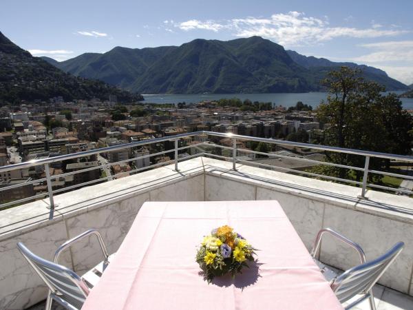 Villa Sassa Hotel, Residence & Spa - Ticino Hotels Group : photo 1 de la chambre grande suite avec vue sur le lac