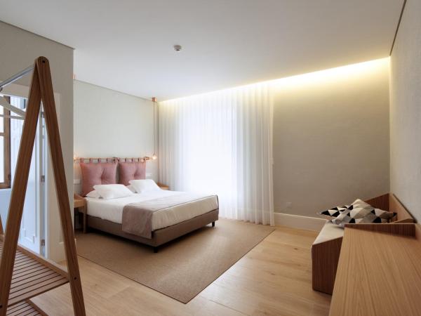 The Rex Hotel : photo 1 de la chambre chambre triple confort (semi sous-sol)