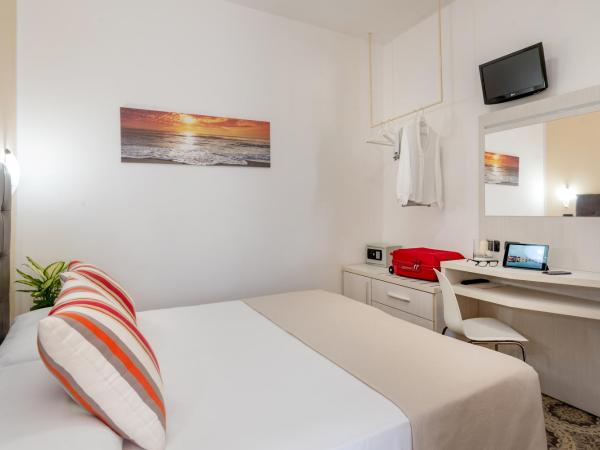 Hotel Maria Serena : photo 3 de la chambre chambre double confort - vue sur mer
