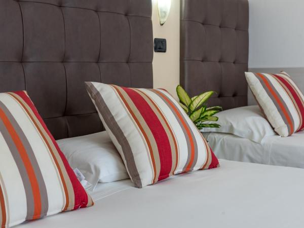 Hotel Maria Serena : photo 2 de la chambre chambre triple confort avec vue sur mer 
