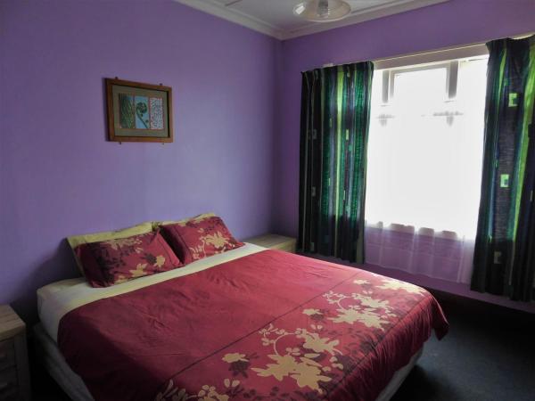 Rotorua Central Backpackers : photo 7 de la chambre chambre lit king-size