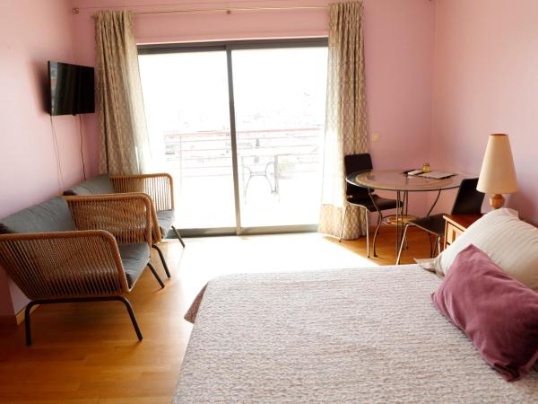 BellaVita City Faro : photo 4 de la chambre suite junior avec terrasse