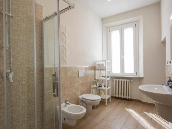 Piazza Paradiso Accommodation : photo 2 de la chambre appartement - vue sur jardin - bâtiment séparé