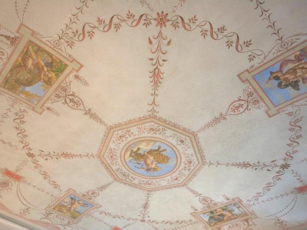 Piazza Paradiso Accommodation : photo 4 de la chambre appartement - vue sur jardin - bâtiment séparé