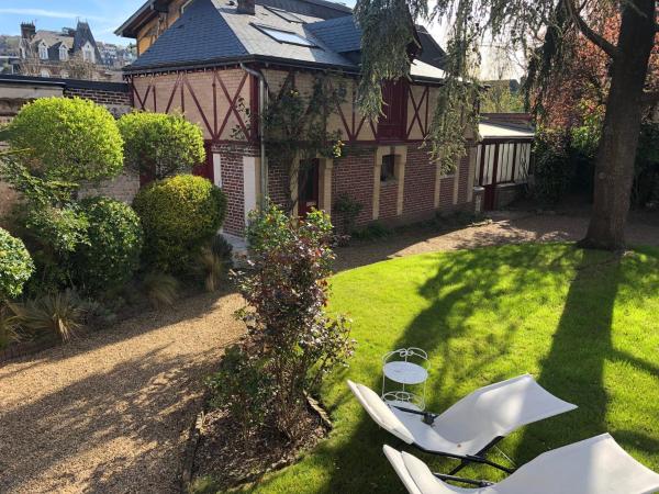 VILLA la GLORIETTE : photo 2 de la chambre chambre double avec terrasse privée