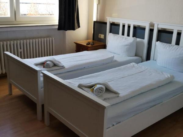 GZ Hostel Bonn : photo 6 de la chambre chambre double avec salle de bains commune