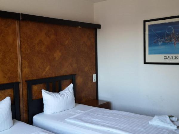 GZ Hostel Bonn : photo 3 de la chambre chambre double avec salle de bains commune