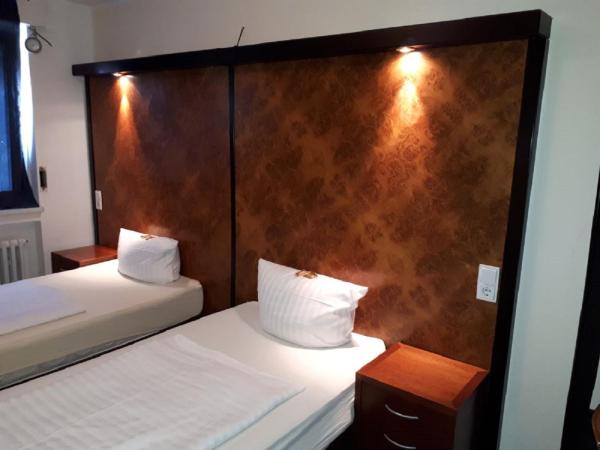 GZ Hostel Bonn : photo 5 de la chambre chambre double avec salle de bains commune