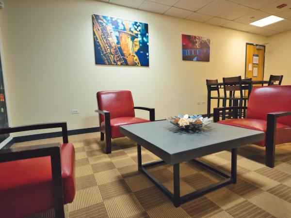 HI Chicago Hostel : photo 3 de la chambre chambre avec lits jumeau et double superposés