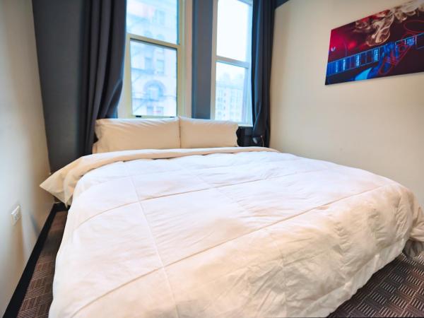 HI Chicago Hostel : photo 4 de la chambre hébergement lit king-size