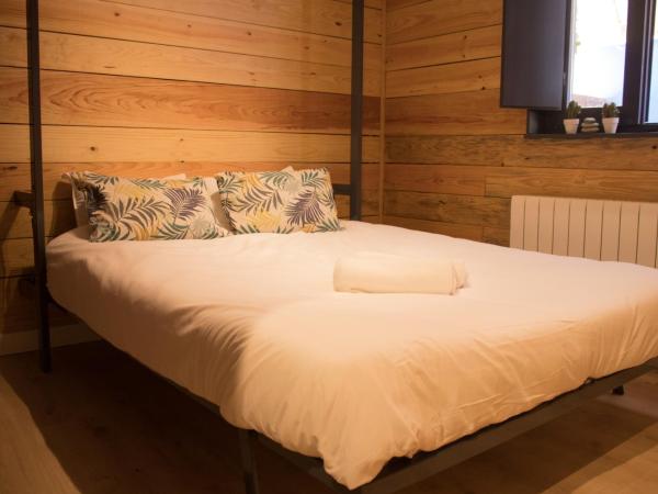 Hostal Erasmus by gaiarooms : photo 8 de la chambre chambre double avec salle de bains privative