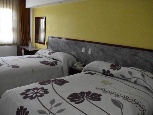 Hotel Baluarte : photo 5 de la chambre chambre double avec 2 lits doubles