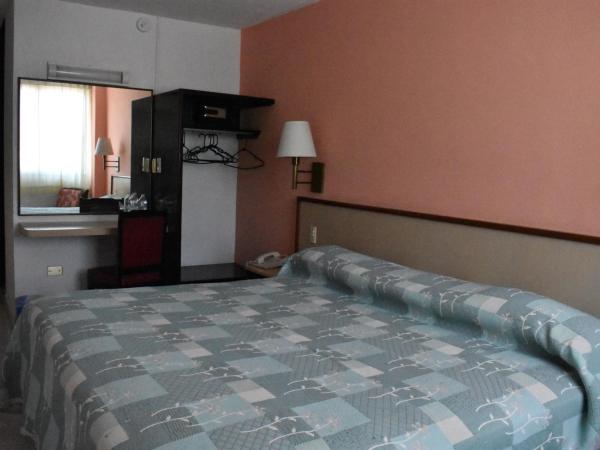 Hotel Baluarte : photo 2 de la chambre chambre lit king-size standard