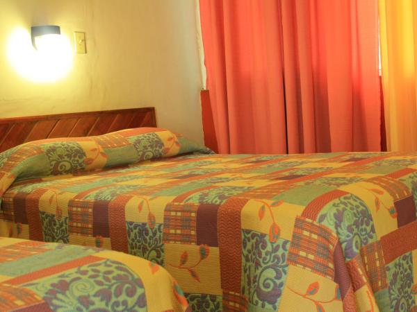 Hotel Avenida : photo 1 de la chambre chambre lits jumeaux