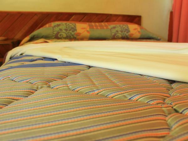 Hotel Avenida : photo 10 de la chambre chambre quadruple