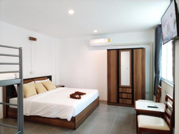 WEE HOSTEL : photo 1 de la chambre chambre familiale standard