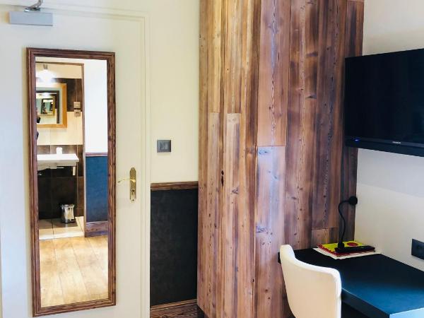 Logis Hotel Des Bains : photo 4 de la chambre chambre double standard - hébergement accessible uniquement par des escaliers