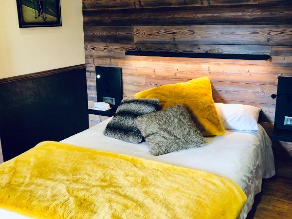 Logis Hotel Des Bains : photo 3 de la chambre chambre double standard - hébergement accessible uniquement par des escaliers