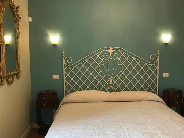 La Castellana Loft Hotel : photo 7 de la chambre chambre lit king-size - vue sur jardin
