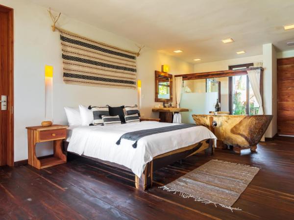 Kanan Tulum Treehouse, Rooftop, Beach Club & Spa - Adults Only : photo 2 de la chambre chambre lit king-size - 1er Étage - vue sur jungle