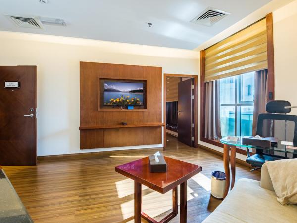 Golden Tulip Headington : photo 1 de la chambre suite plaza